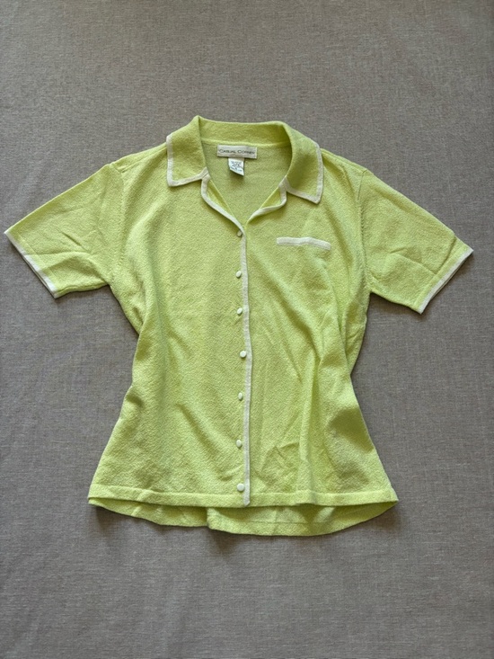 Casual Corner Tops - Casual Corner 90s vintage mint yellow top.